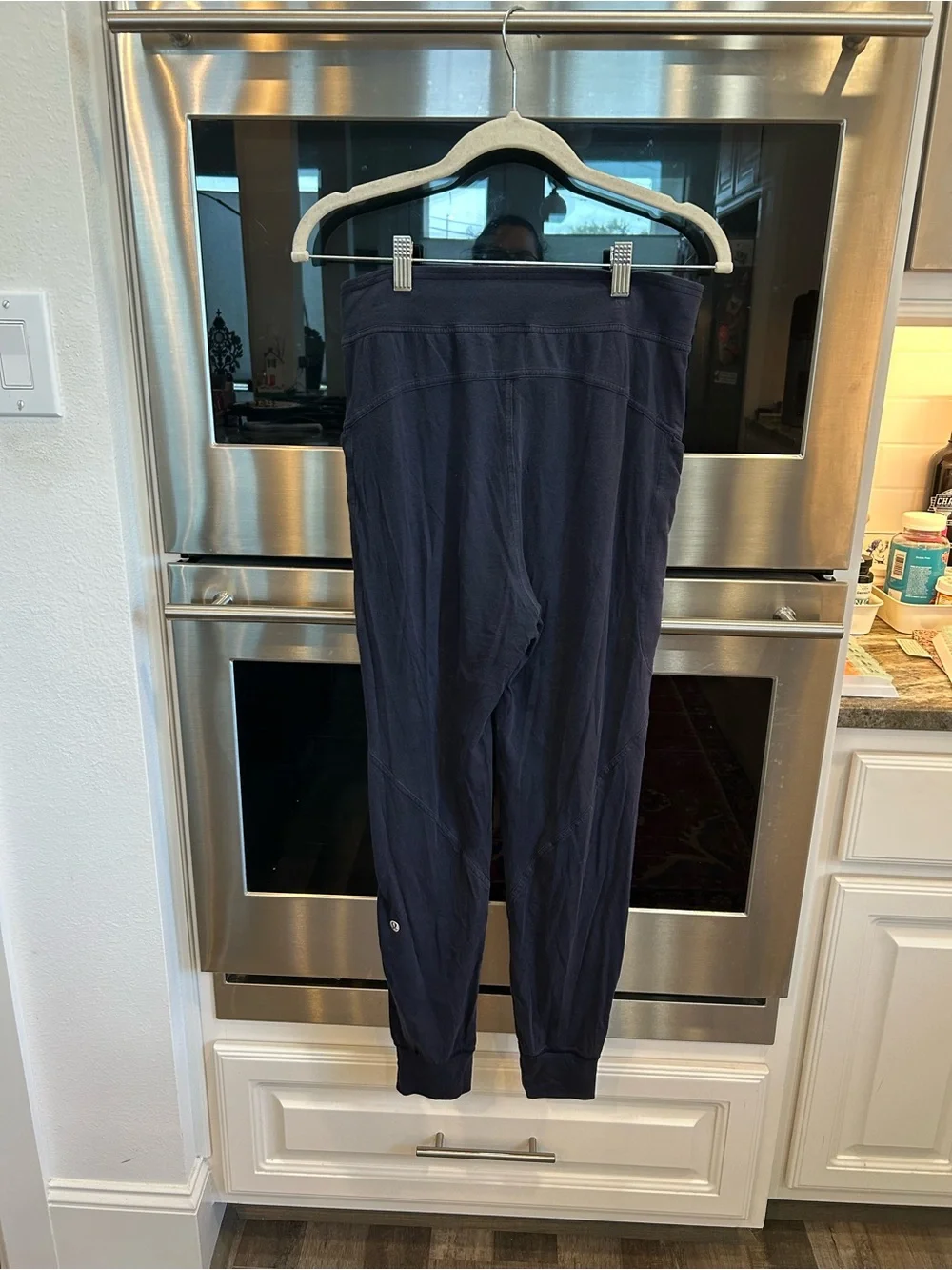 lululemon athletica Joggers size 6 have wear